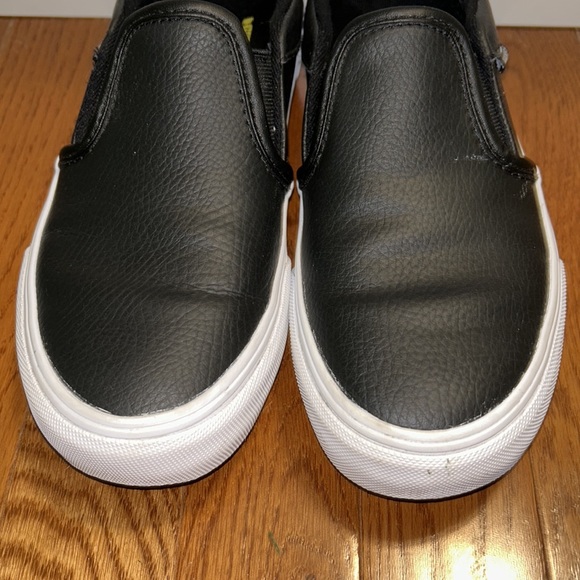 Vans Deluxe Comfort Leather Slip-On Shoes - Picture 3 of 8
